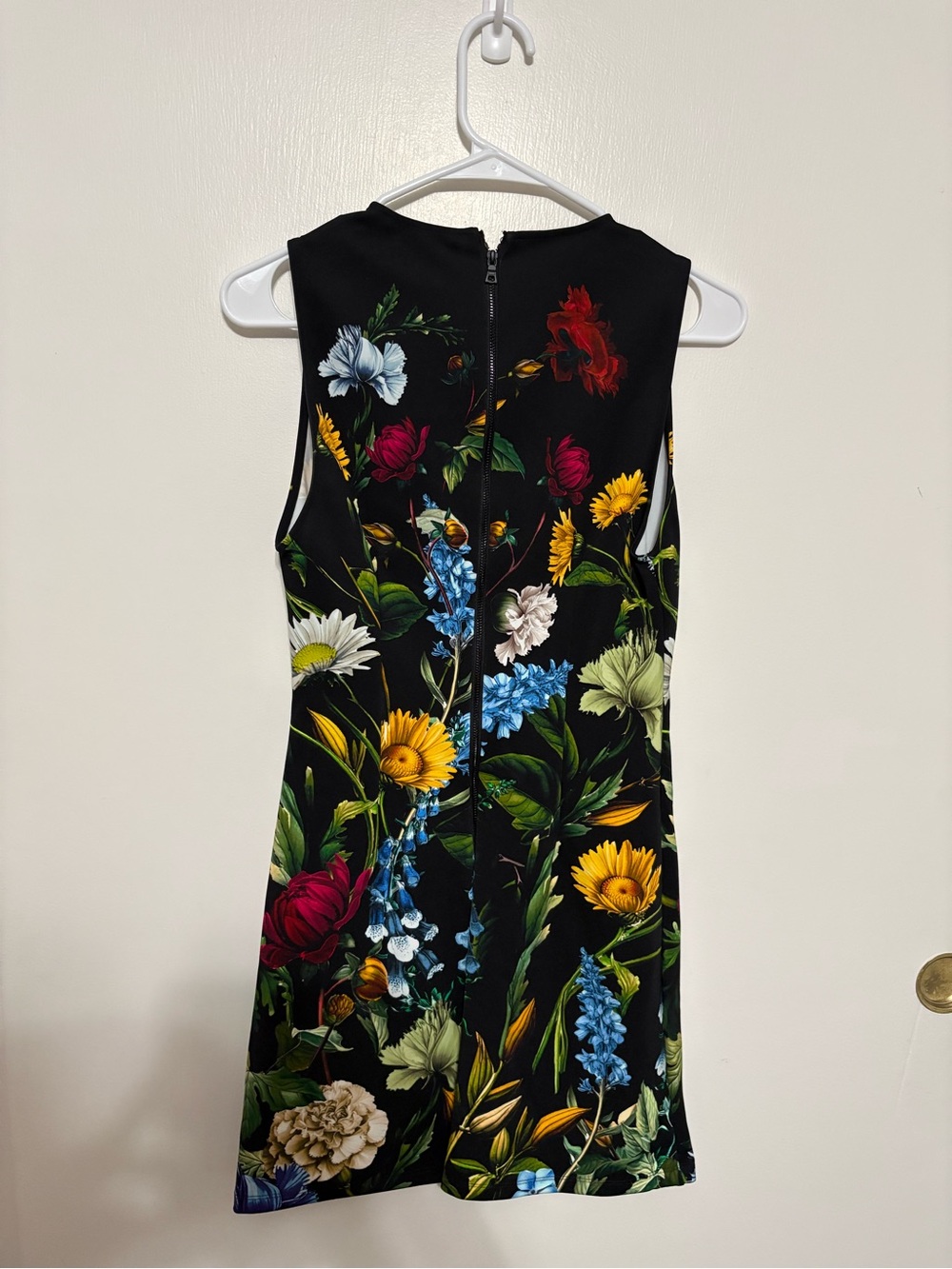 Alice + Olivia Wynell Floral Sleeveless Minidress - Picture 8 of 13